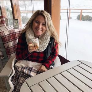 Meet your Posher, Cassandra